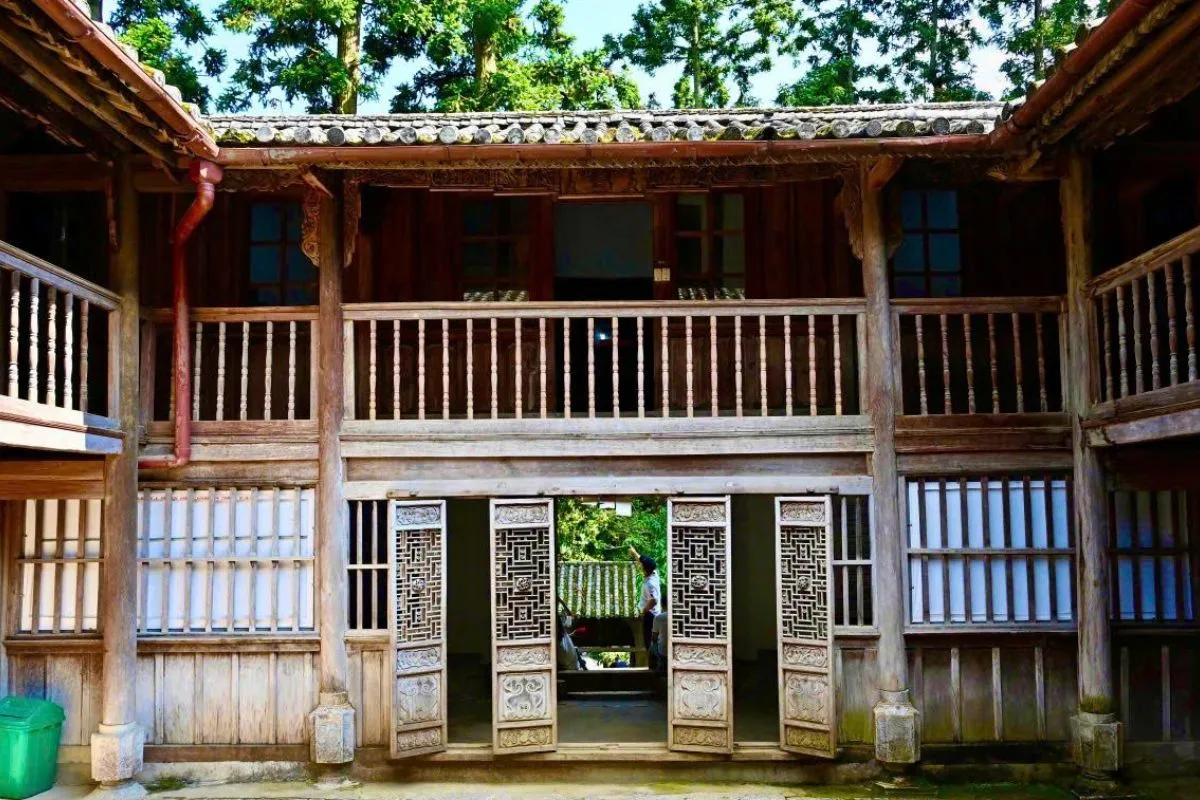 Tìm Hiểu Lịch Sử Vua Mèo Và Văn Hóa Người Mông