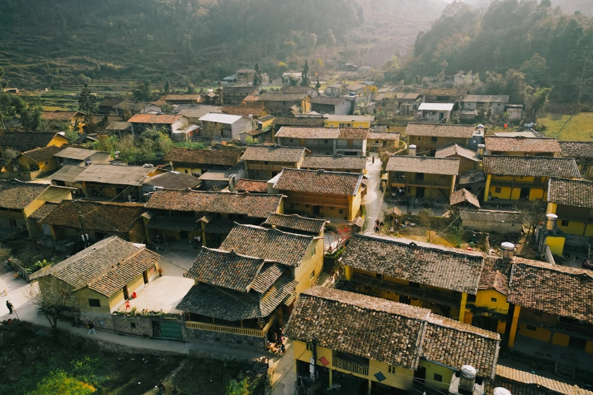 Khám Phá Văn Hóa Bản Lô Lô Chân Núi Lũng Cú