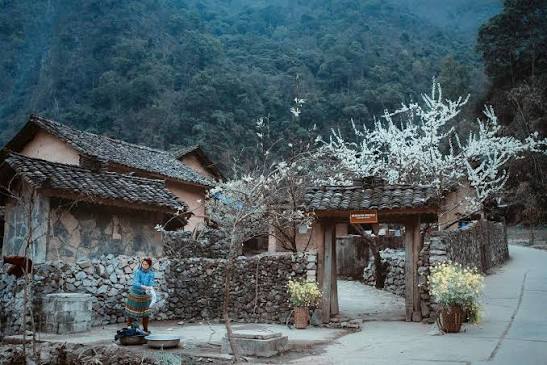 Khám phá Lũng Cẩm và Nhà của Pao