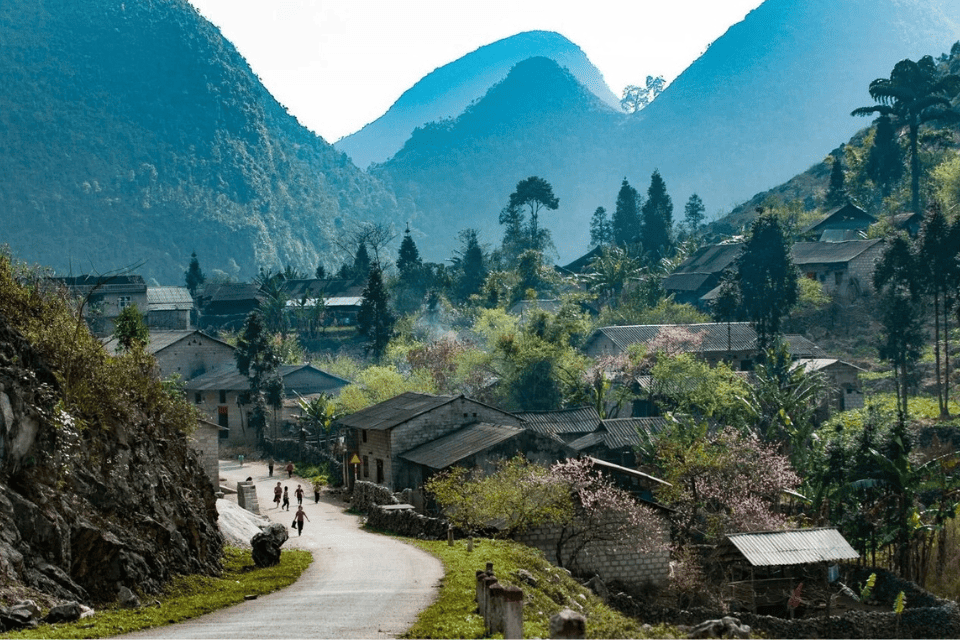 Làng Phố Cáo