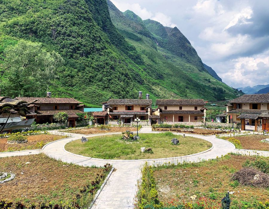 Làng Văn Hóa Pả Vi