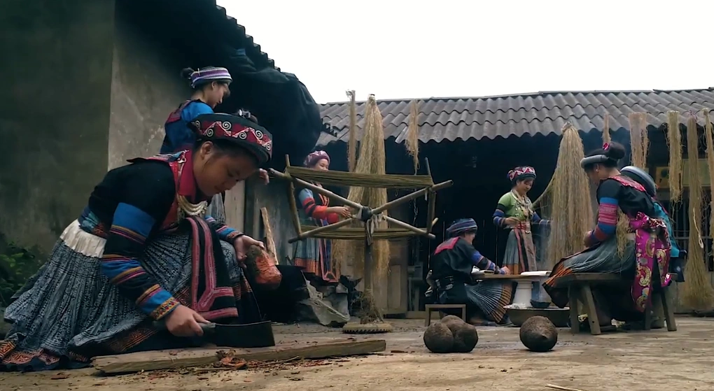 Làng Dệt Lanh Lùng Tám