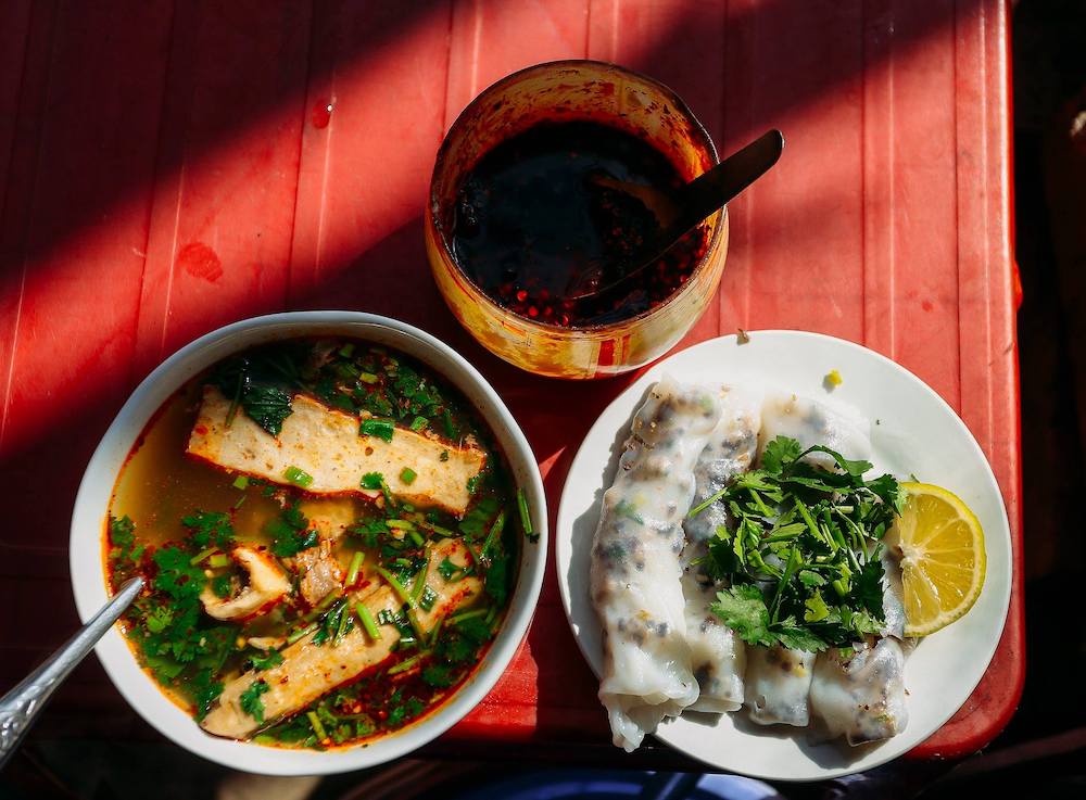 Bánh cuốn trứng Đồng Văn