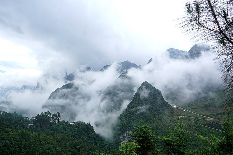 Săn Mây Hà Giang – Tháng Mấy Đẹp & Điểm Ngắm Mây Nên Đi